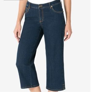 STYLE & CO. Capri denim pants. Embellishment on hem. Size 14. Zip fly.